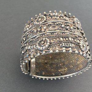 Vintage cuff mesh bracelet